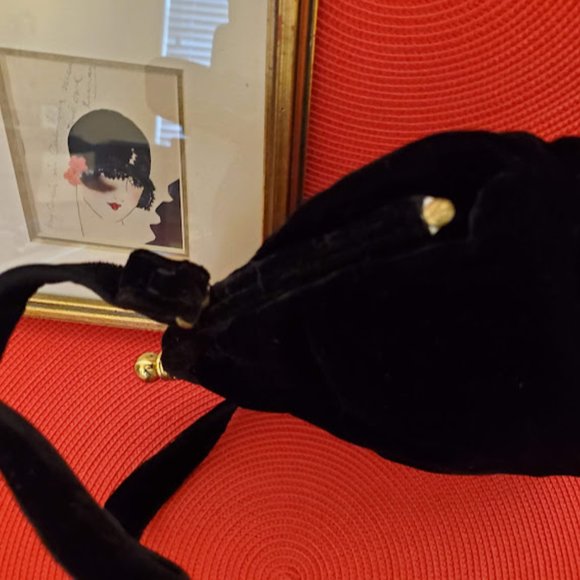 Vintage Black Velvet Purse - Picture 4 of 9